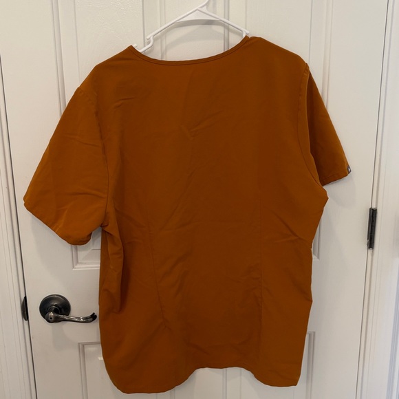 FIGS Catarina Scrub Top in Atlantic Fall - Picture 3 of 5